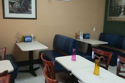 Mom's Restaurant | Haitian Cuisine • Bakery